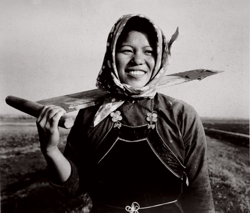 A rural woman from Shatian in western Shenzhen during the 1980's. 